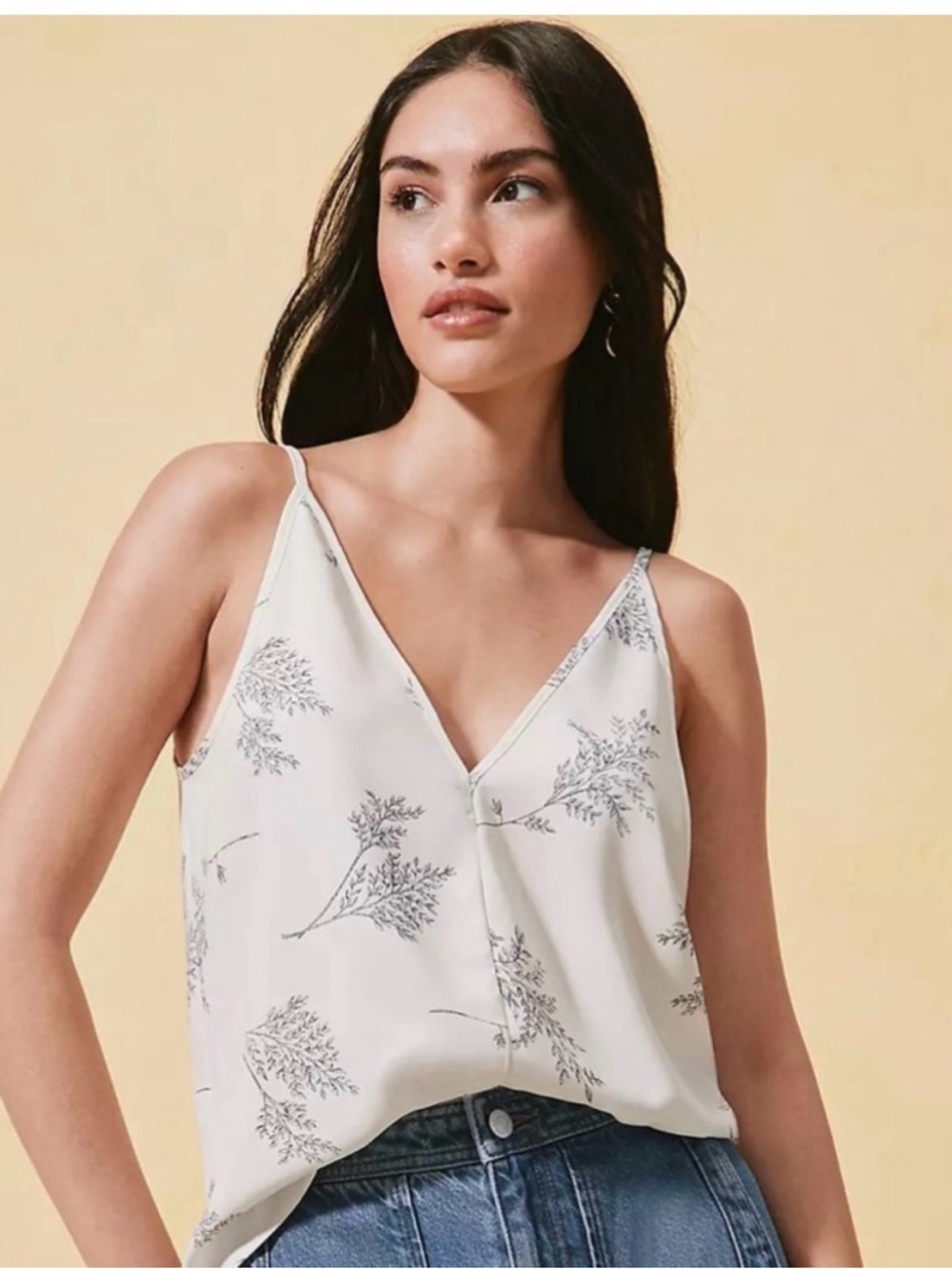 Leafed Double V cami | Whisper White